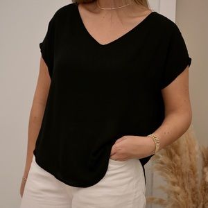 Lush V-neck dolman sleeve Tee Black Medium